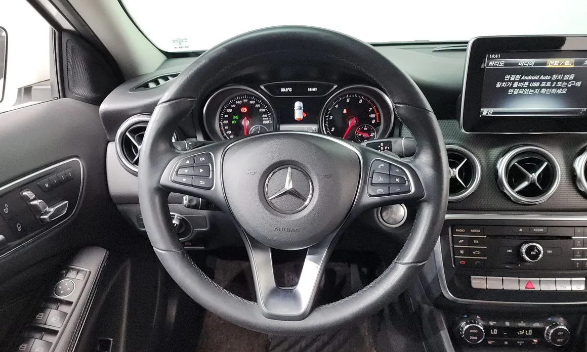 Mercedes-Benz GLA-Class