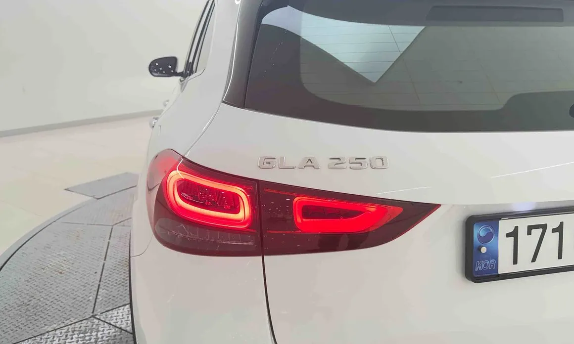 Mercedes-Benz GLA-Class