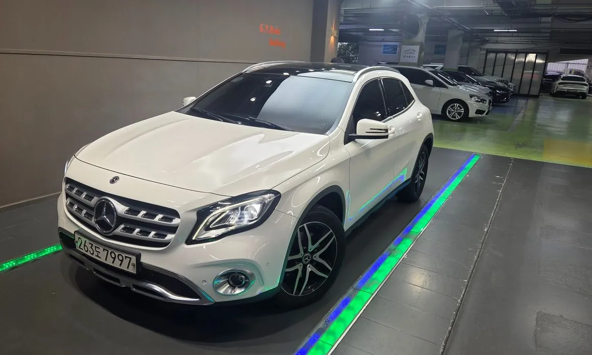 Mercedes-Benz GLA-Class