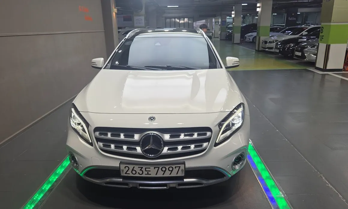 Mercedes-Benz GLA-Class
