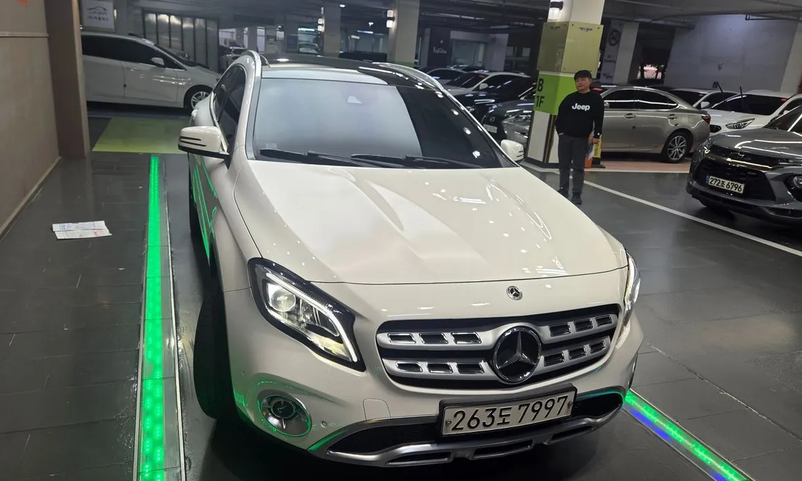 Mercedes-Benz GLA-Class