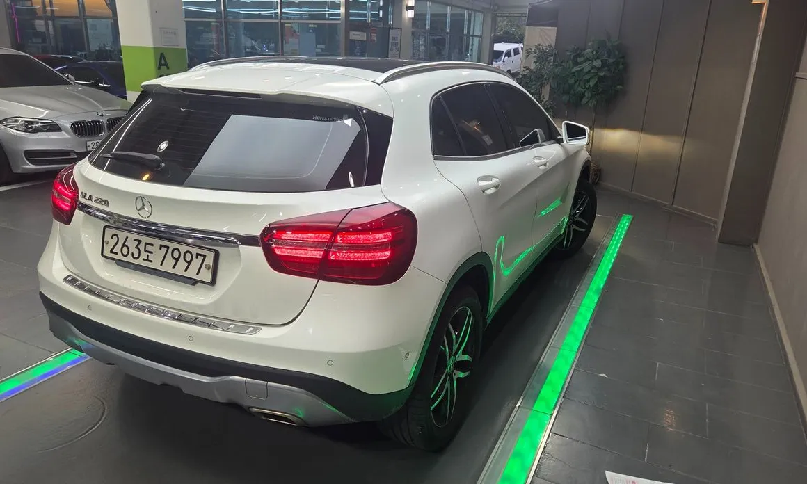 Mercedes-Benz GLA-Class