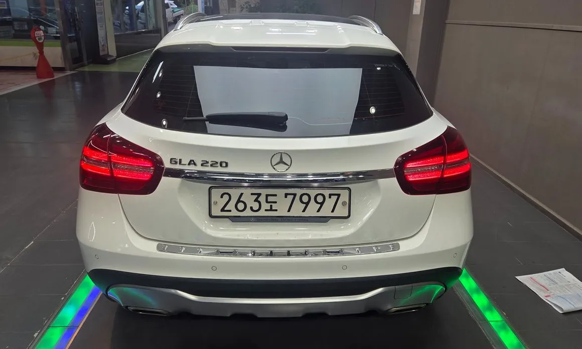 Mercedes-Benz GLA-Class