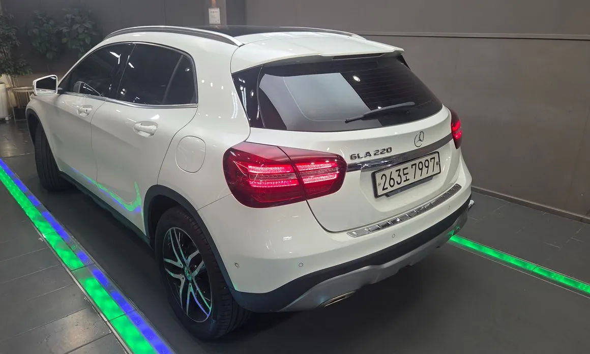 Mercedes-Benz GLA-Class