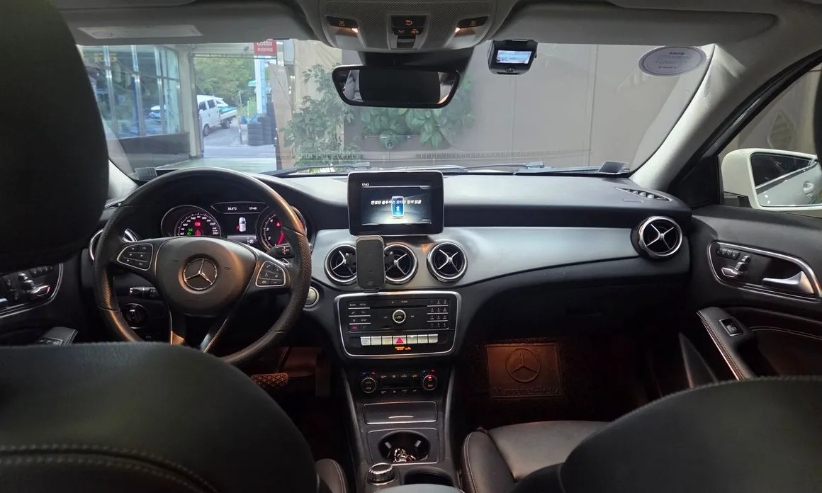 Mercedes-Benz GLA-Class