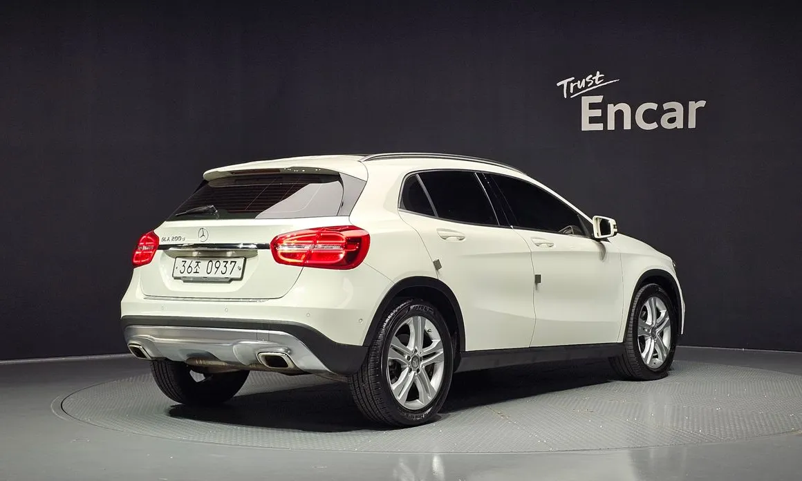 Mercedes-Benz GLA-Class