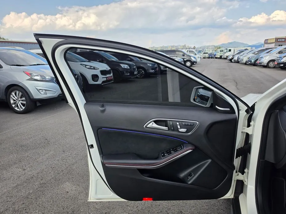 Mercedes-Benz GLA-Class