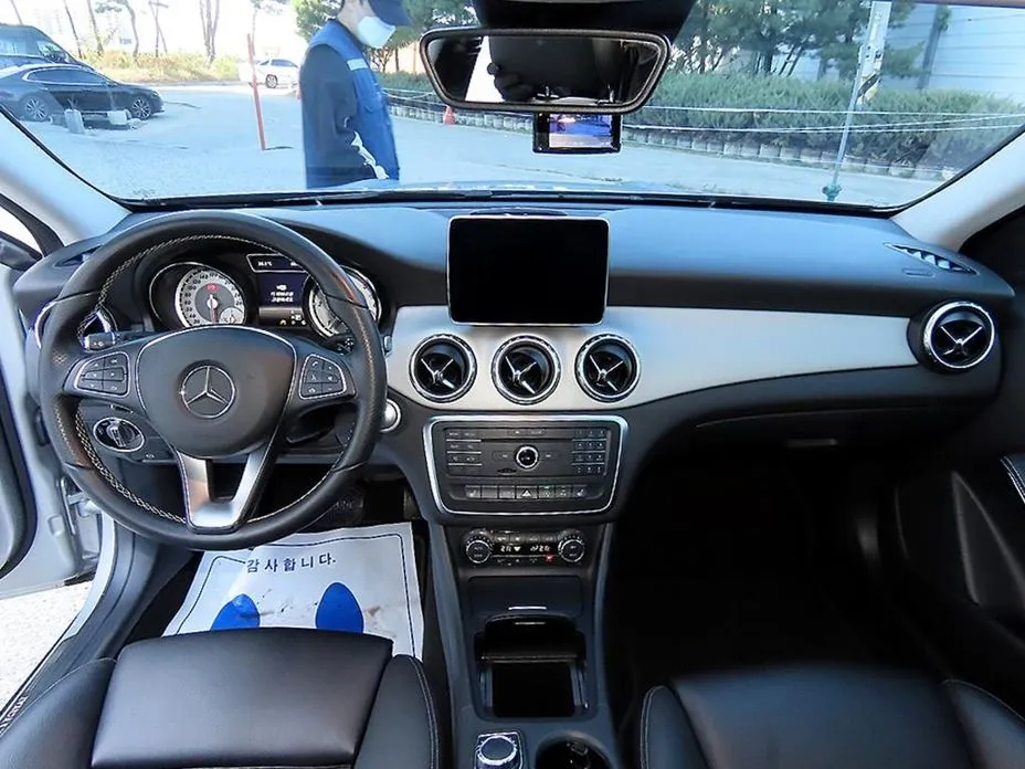 Mercedes-Benz GLA-Class