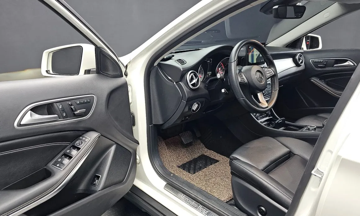 Mercedes-Benz GLA-Class