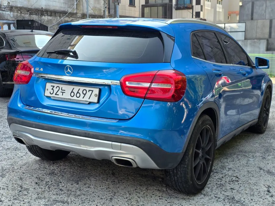 Mercedes-Benz GLA-Class