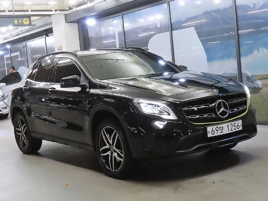 Mercedes-Benz GLA-Class