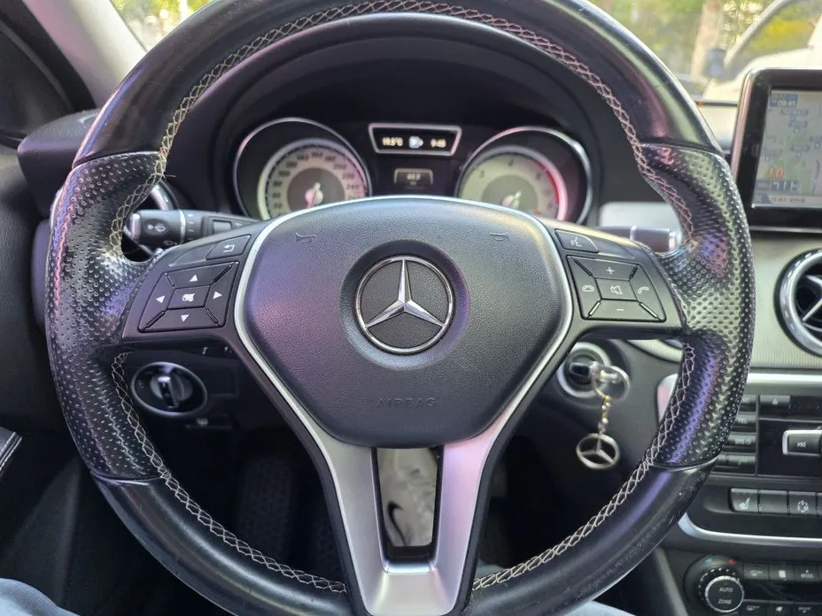 Mercedes-Benz GLA-Class