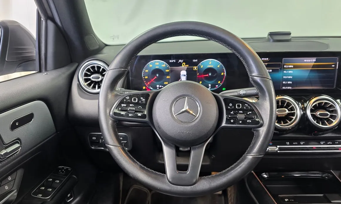 Mercedes-Benz GLB-Class