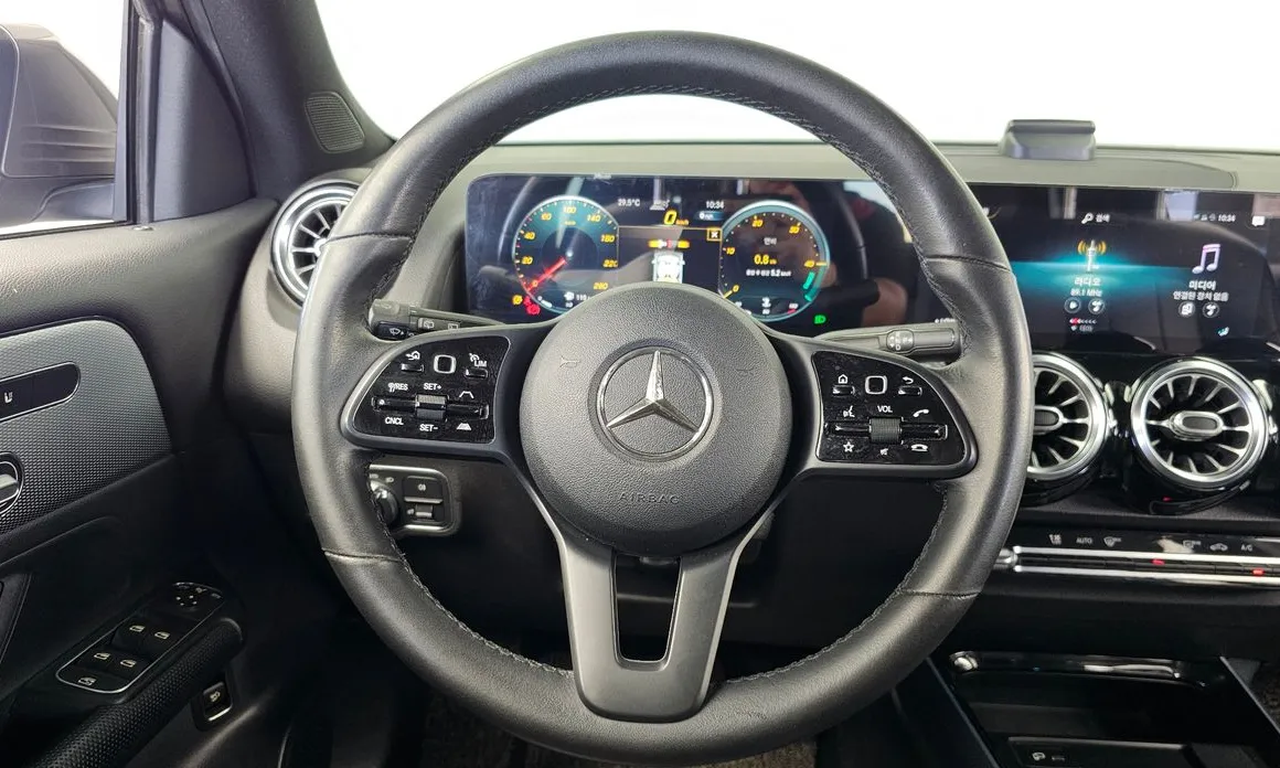 Mercedes-Benz GLB-Class