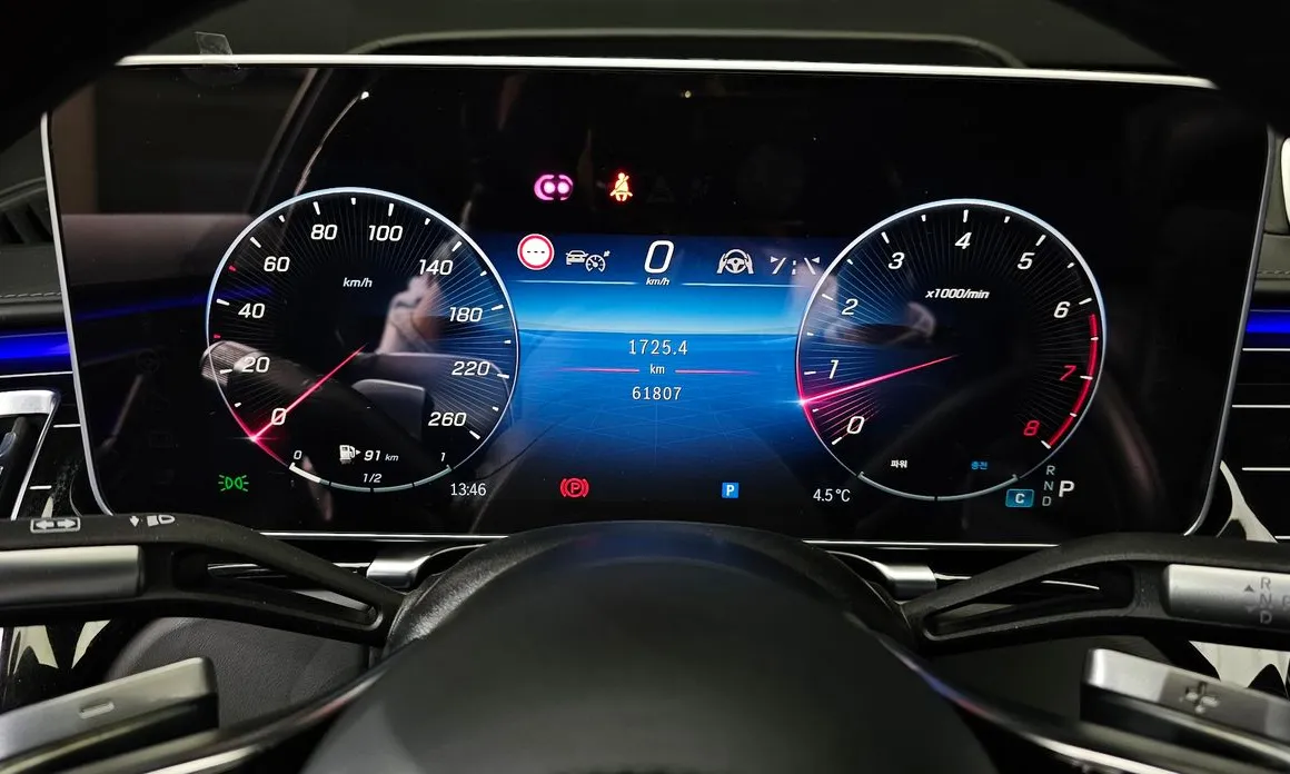 Mercedes-Benz S-Class