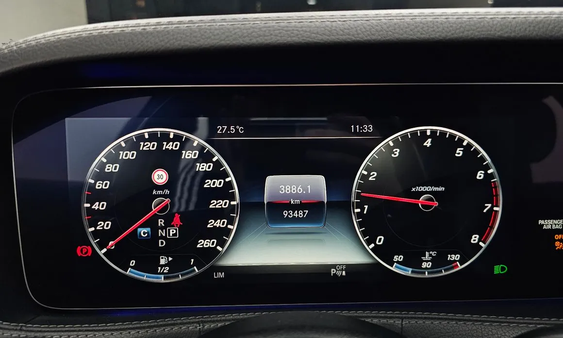 Mercedes-Benz S-Class