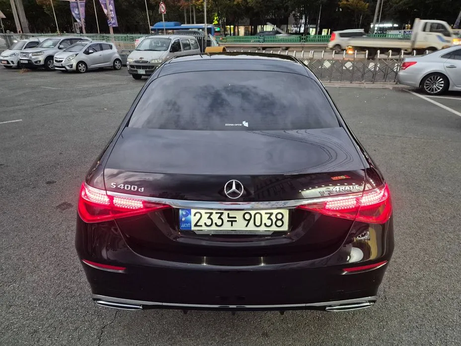 Mercedes-Benz S-Class