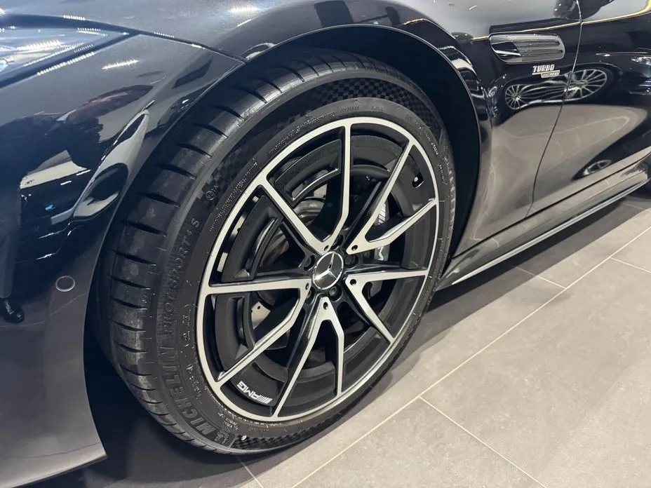 Mercedes-Benz SL-Class