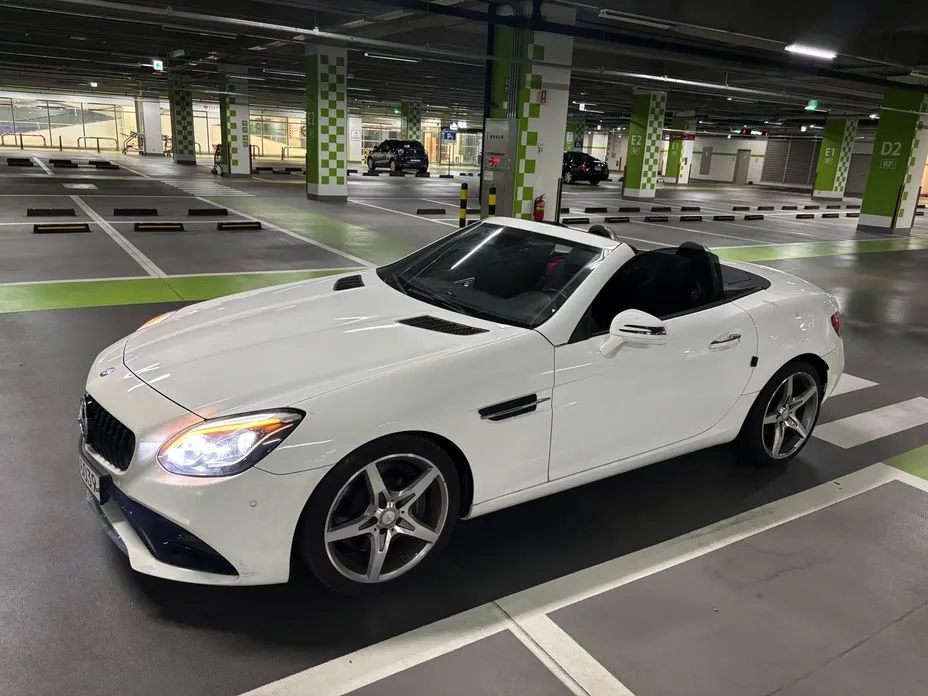 Mercedes-Benz SLC-Class