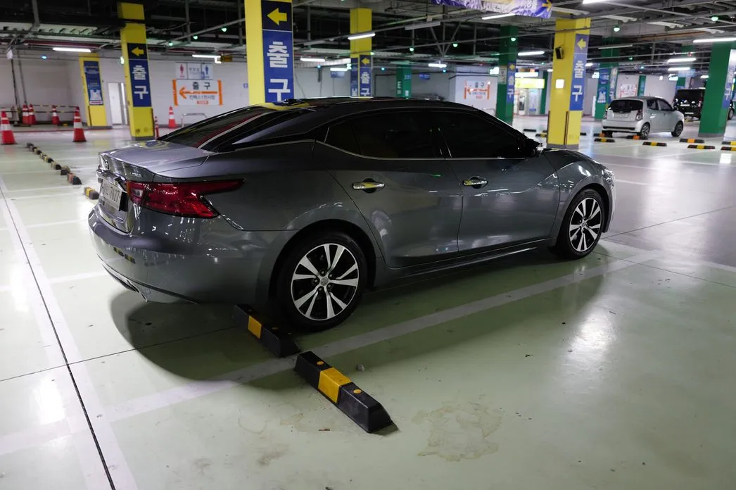 Nissan Maxima