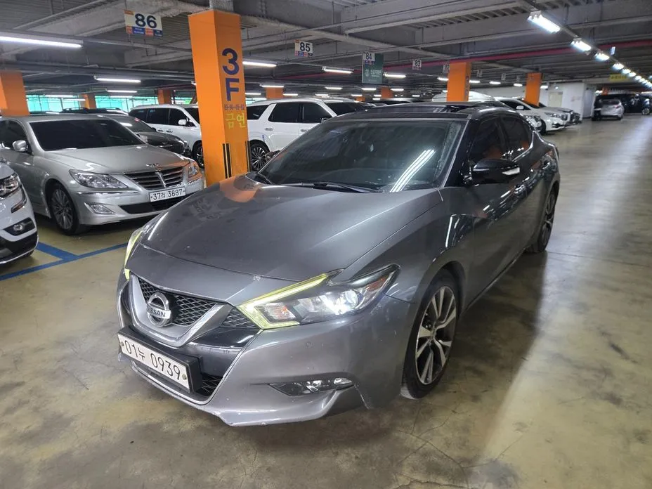Nissan Maxima