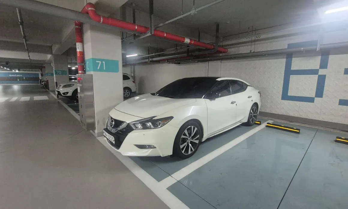 Nissan Maxima