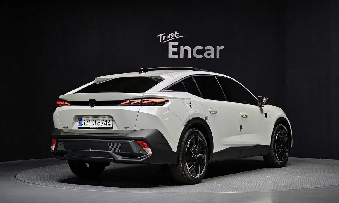 Peugeot 408