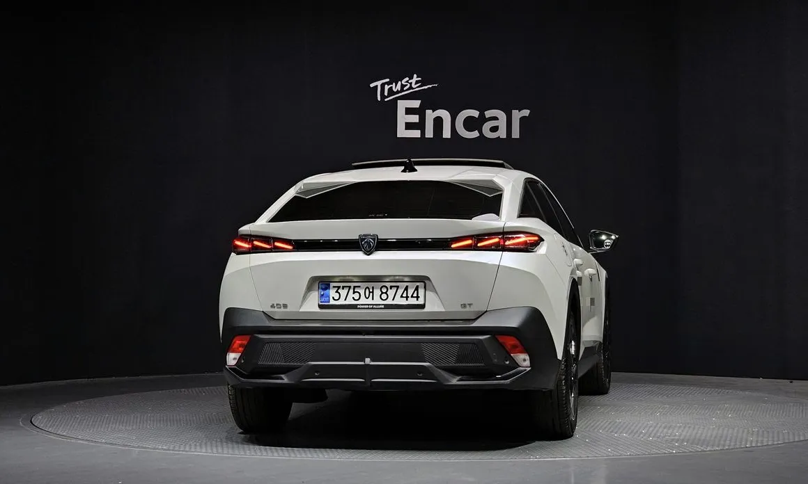 Peugeot 408