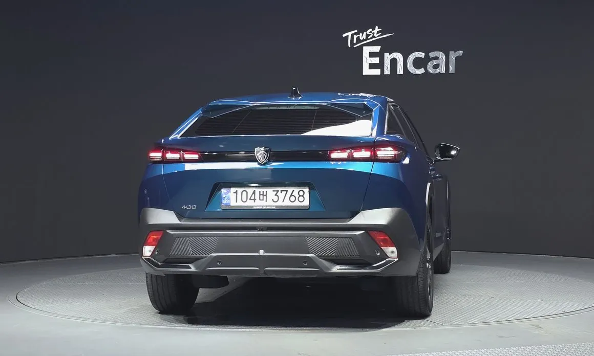 Peugeot 408