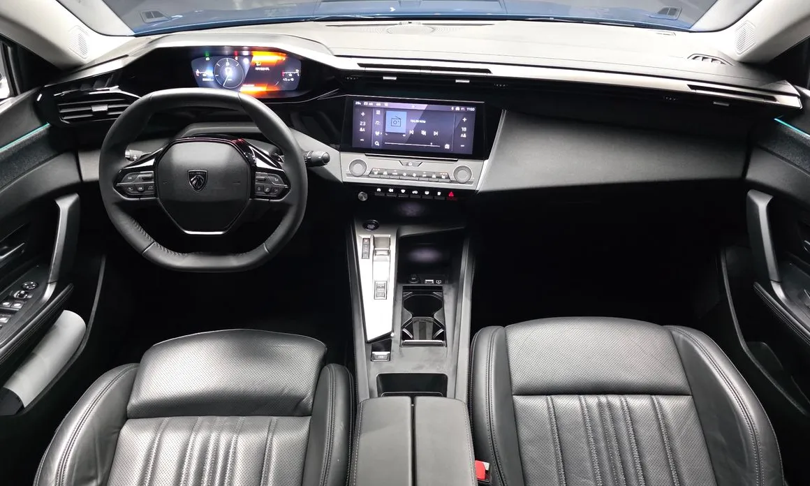 Peugeot 408