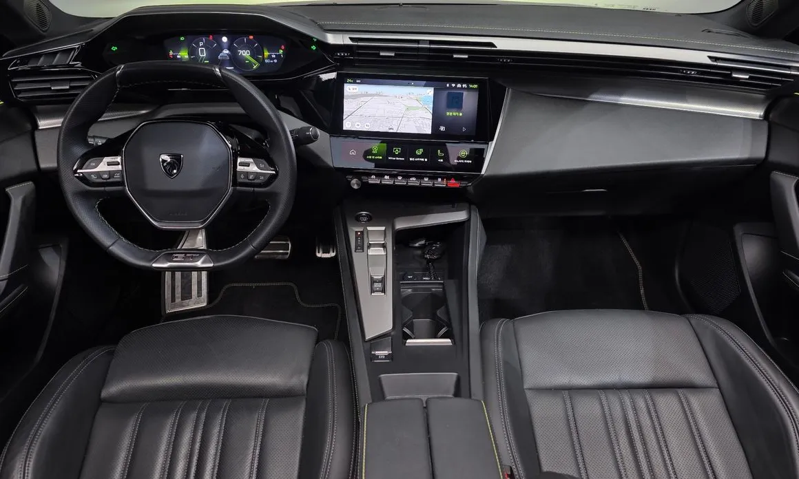 Peugeot 408