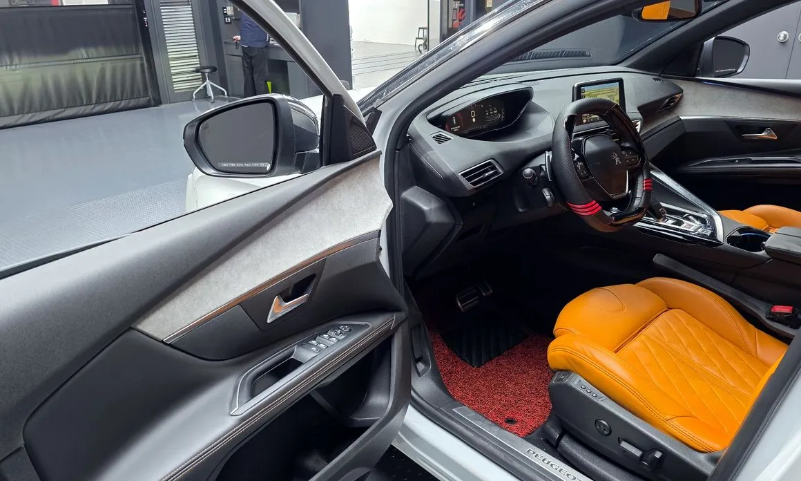 Peugeot 5008