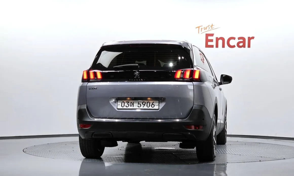 Peugeot 5008