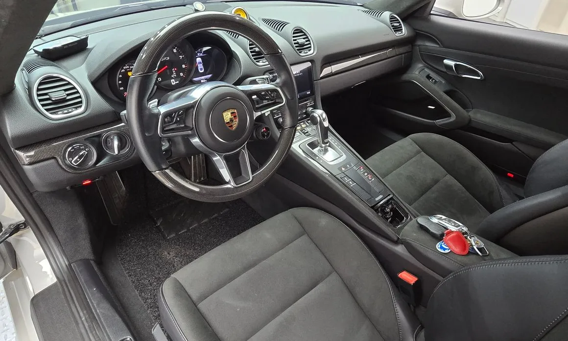 Porsche 718