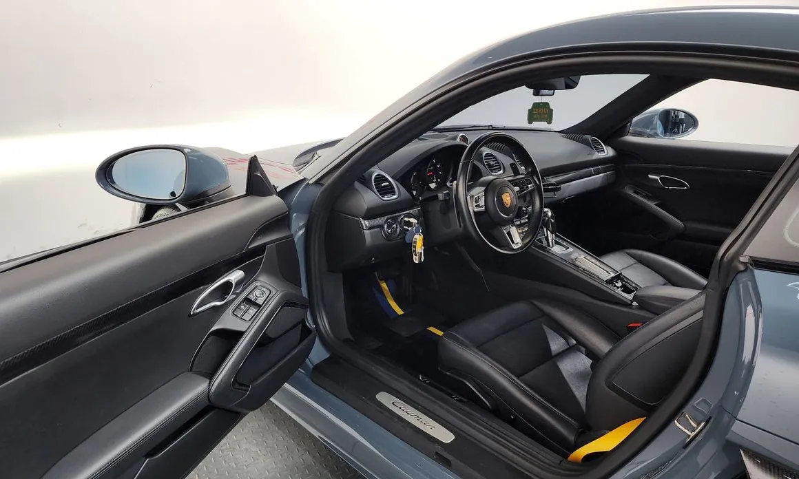 Porsche 718