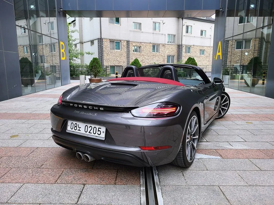 Porsche 718