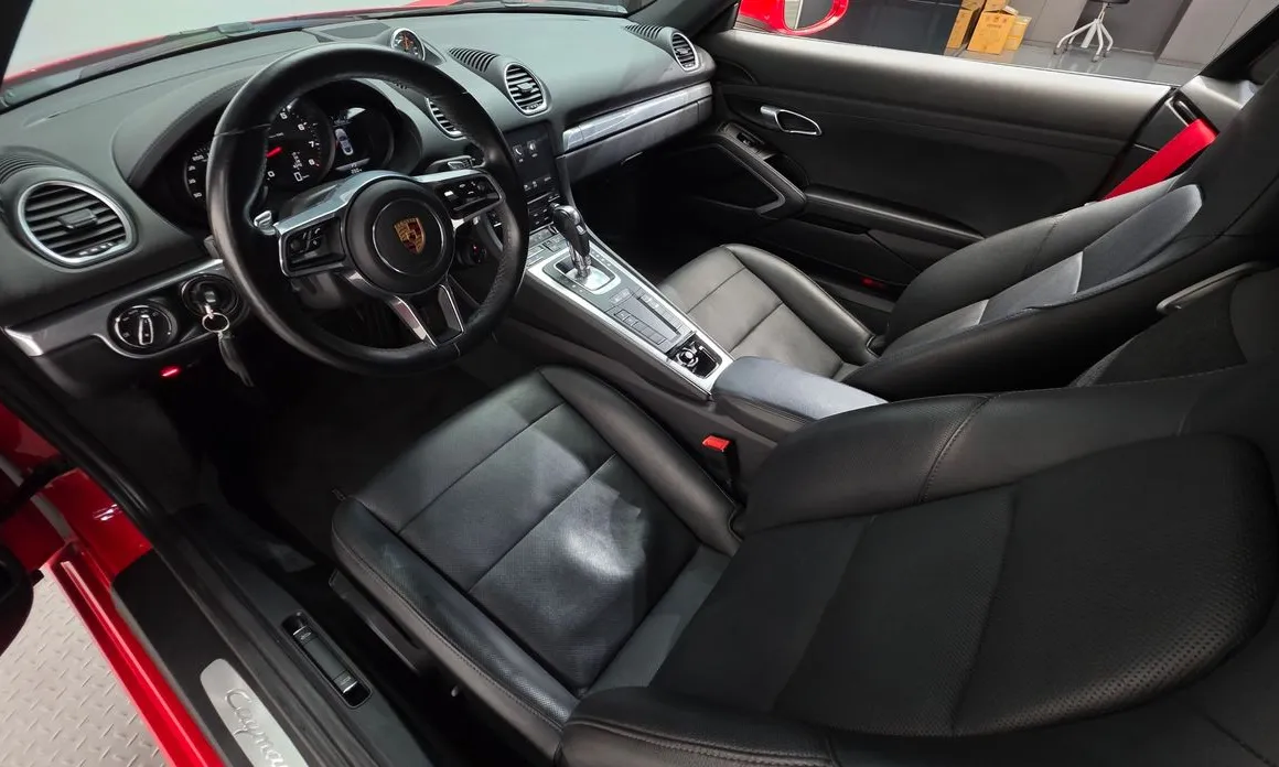 Porsche 718