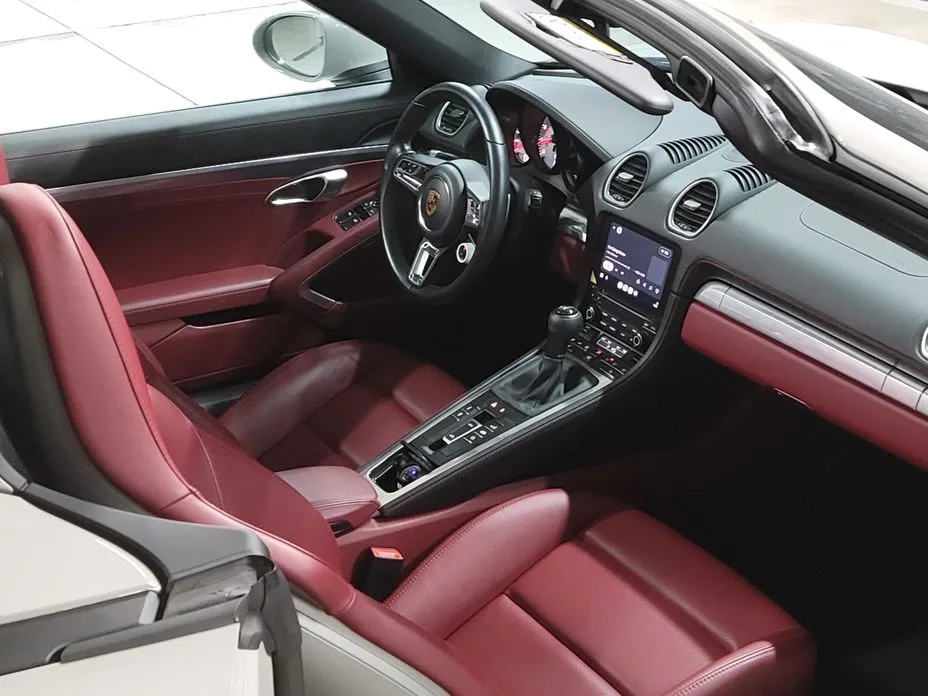 Porsche 718