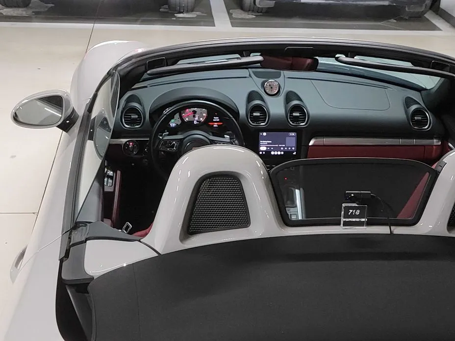 Porsche 718