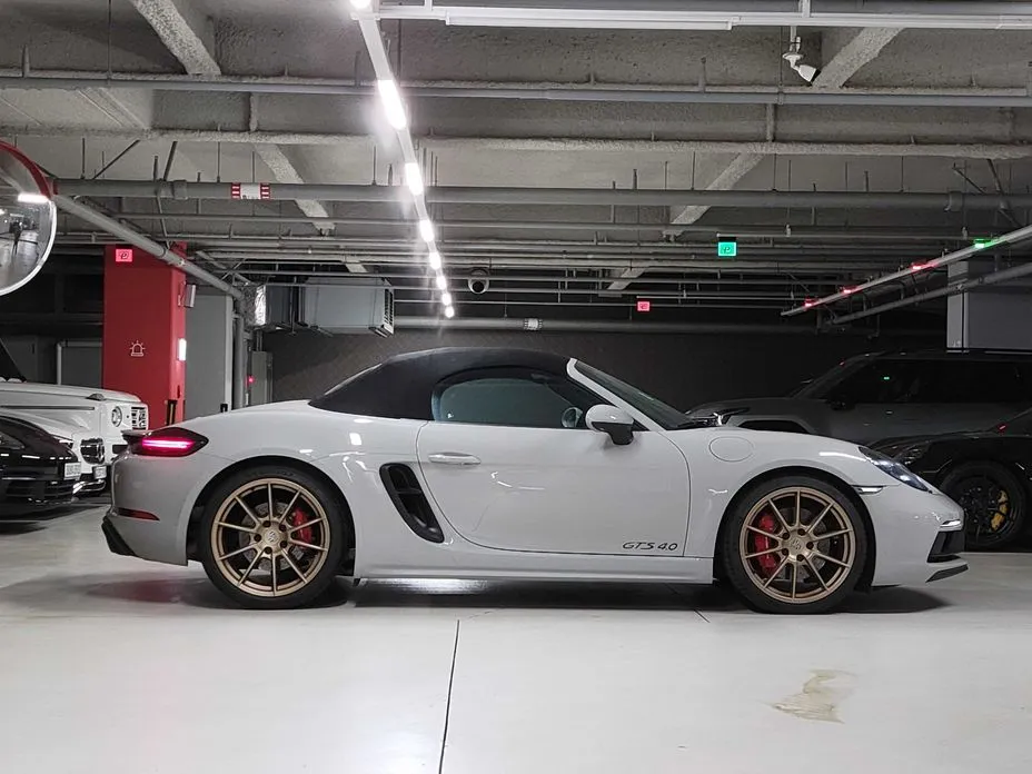 Porsche 718