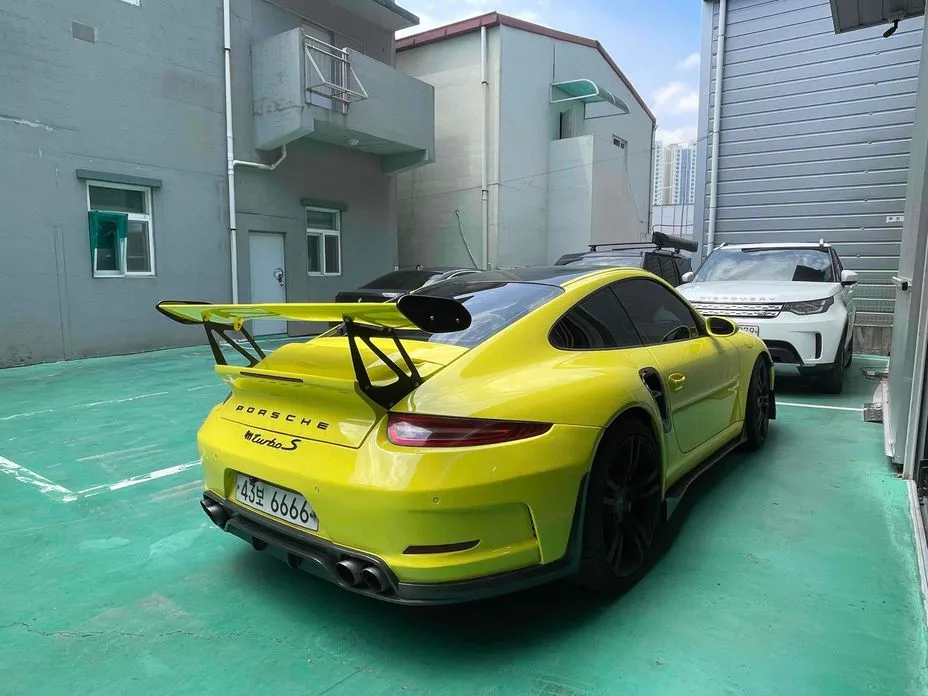 Porsche 911