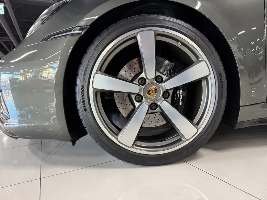 Porsche 911