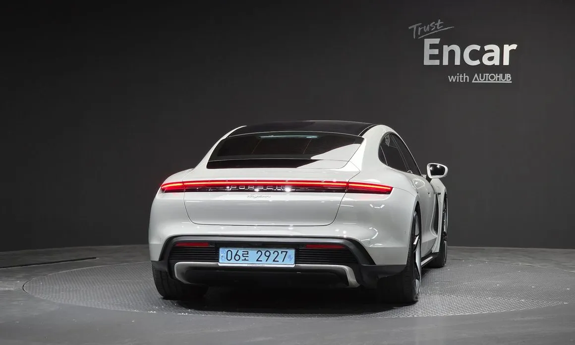 Porsche Taycan