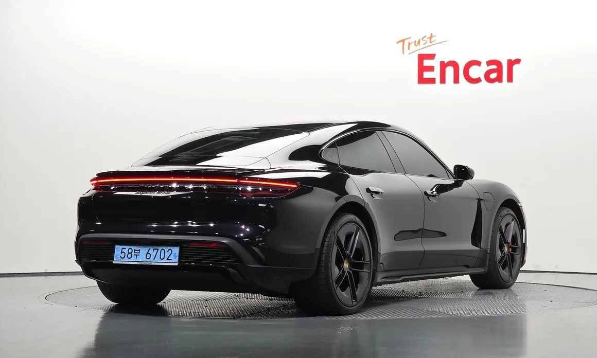 Porsche Taycan