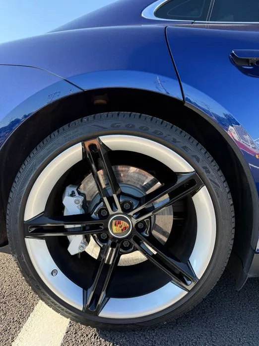 Porsche Taycan