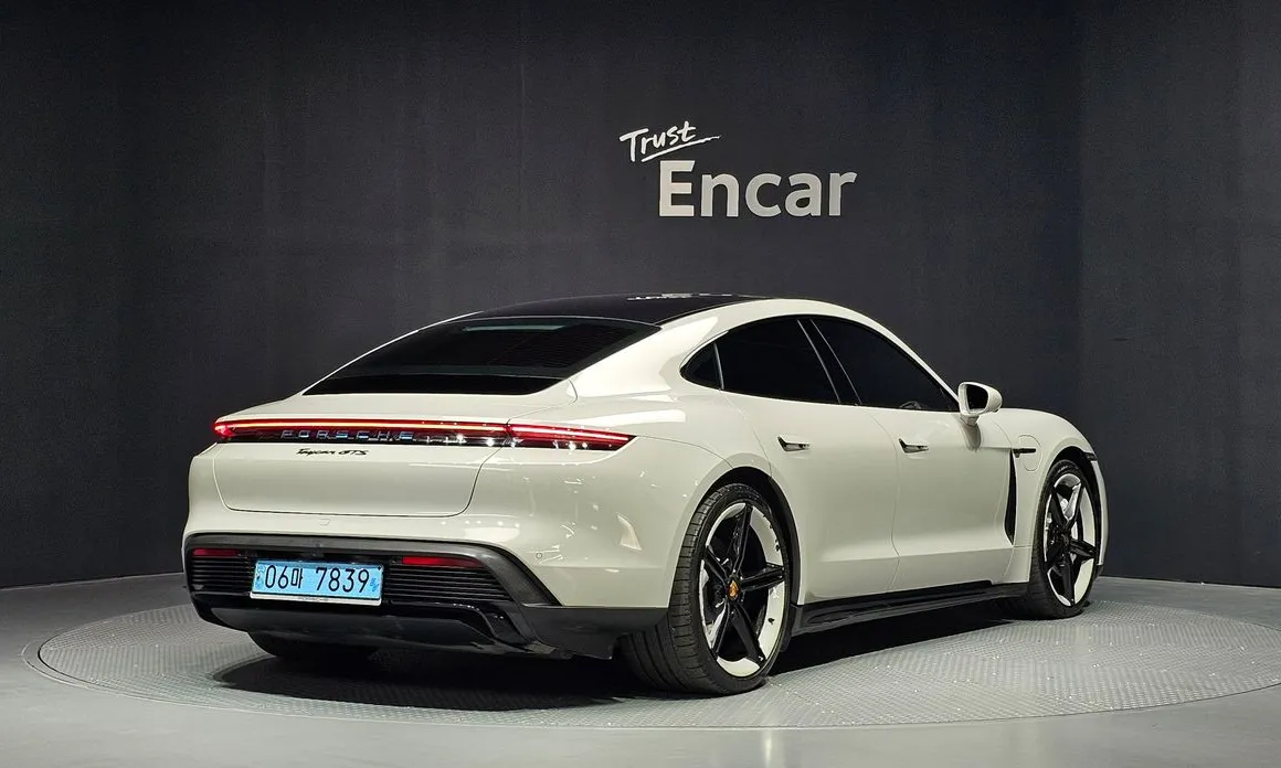Porsche Taycan