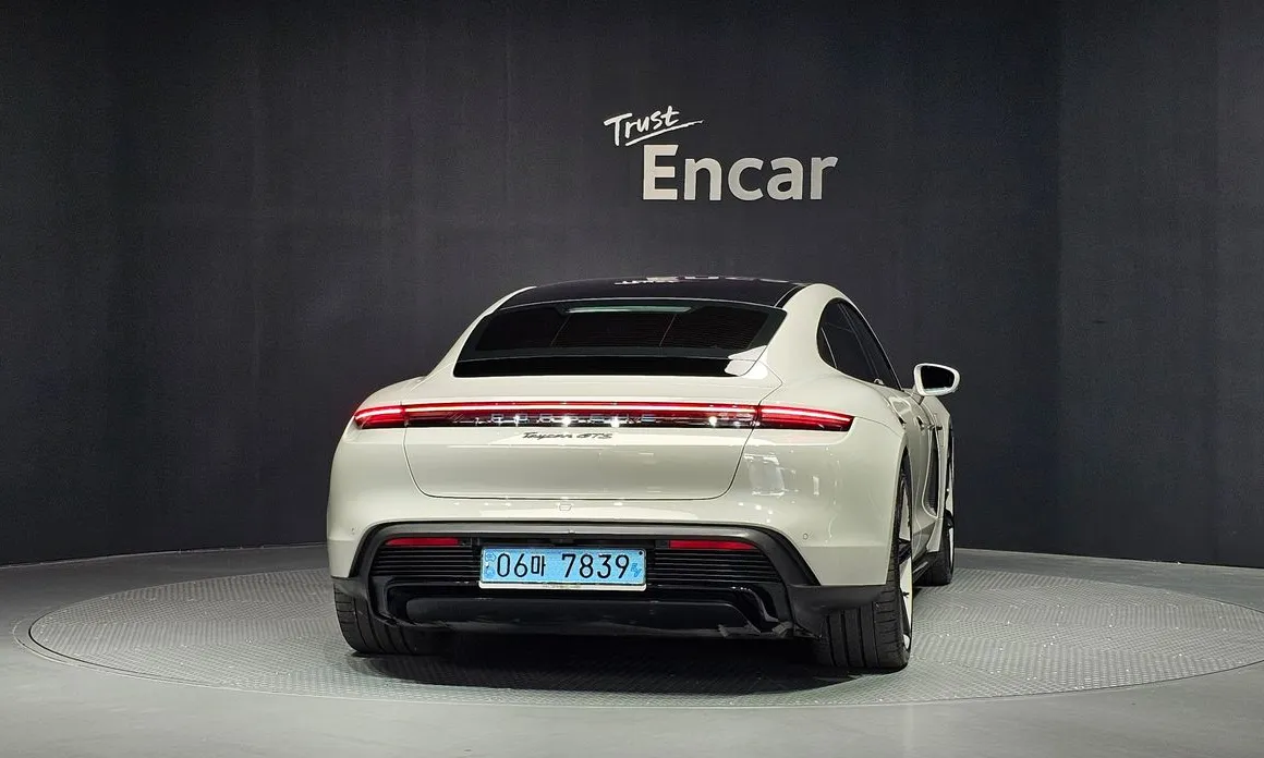 Porsche Taycan