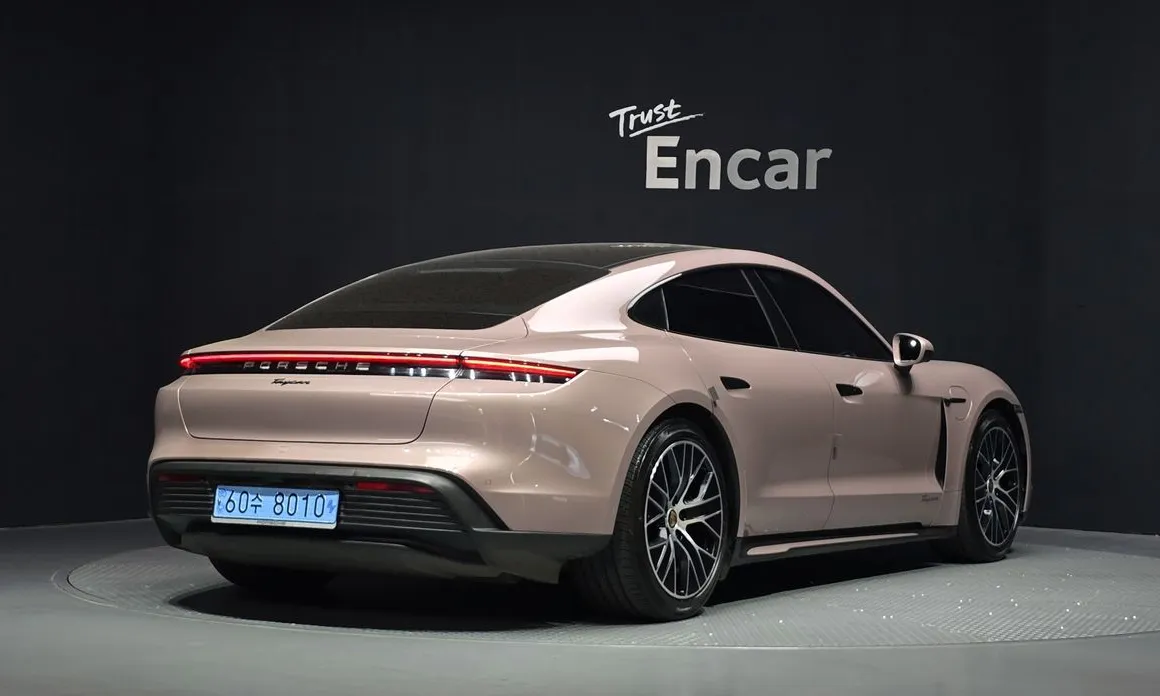 Porsche Taycan