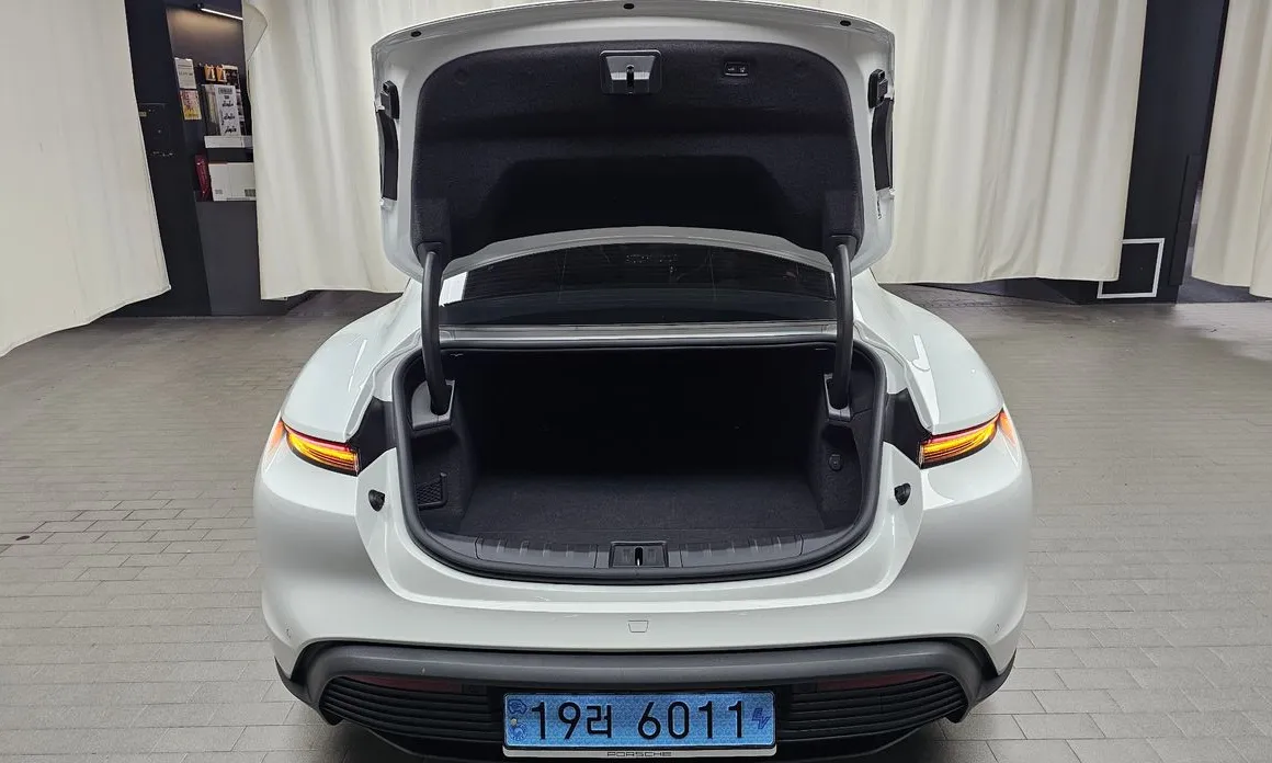 Porsche Taycan