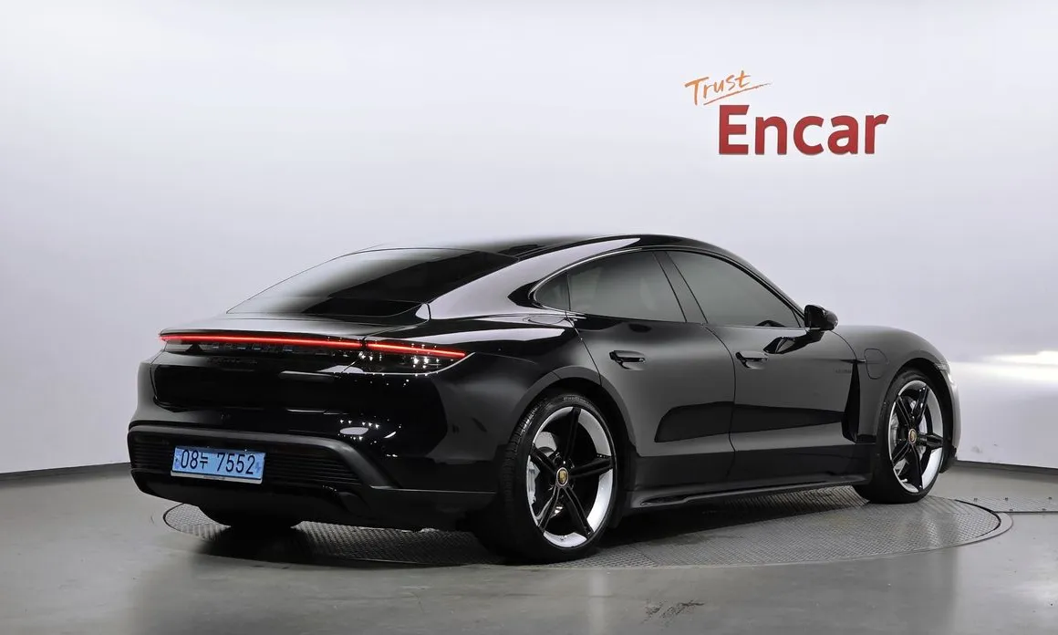 Porsche Taycan